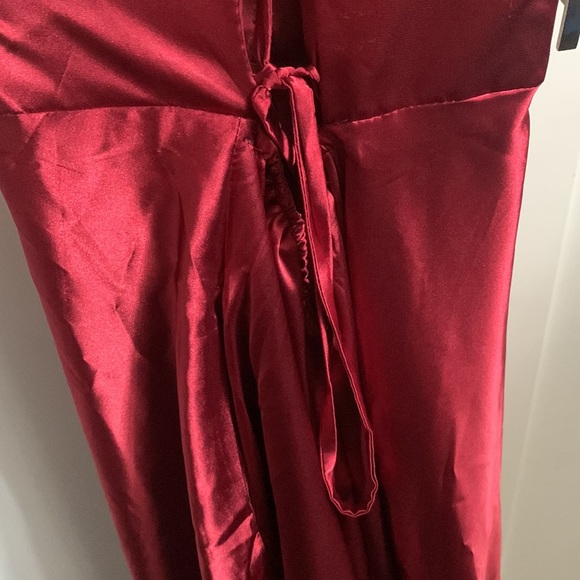 Size 12, burgundy, satin, pockets - Picture 4 of 4